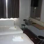 Les 100 Ciels Hotel 2*